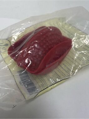 Pampered Chef Silicone Microwave Grip Set red